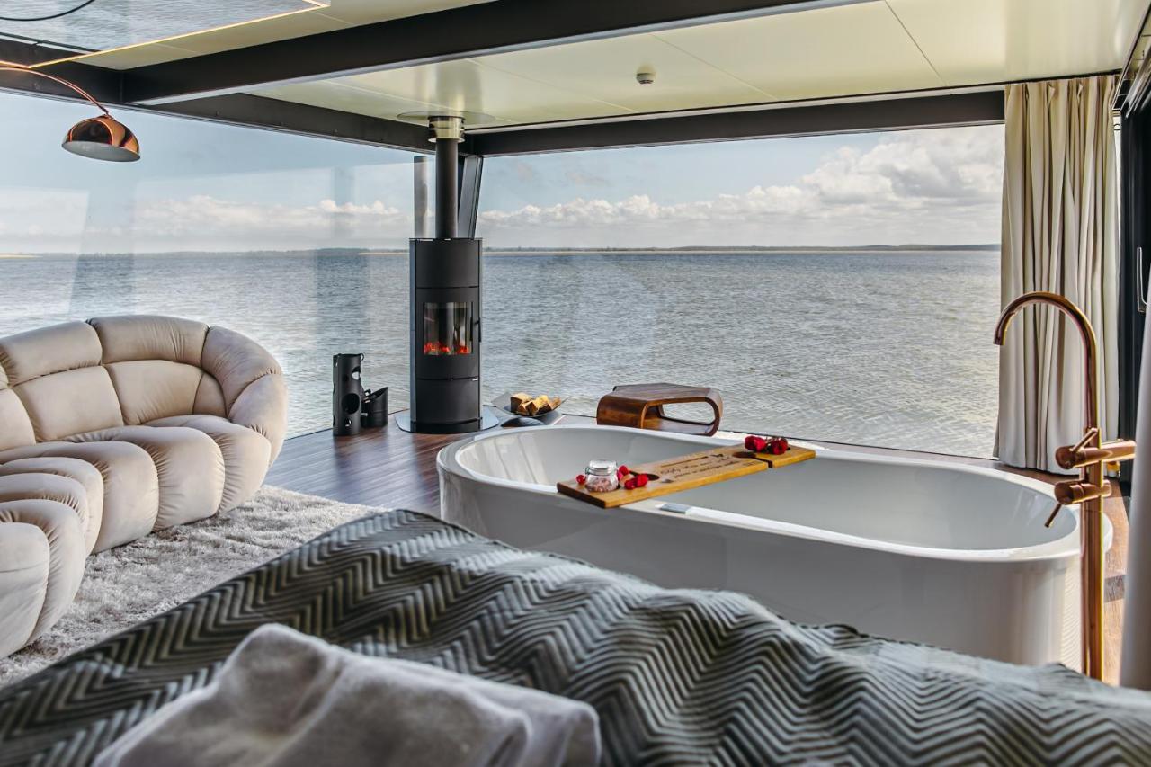 Grand Ht Houseboats - Domki Na Wodzie - Sauna, Jacuzzi, Kominek Mielno  Exterior photo