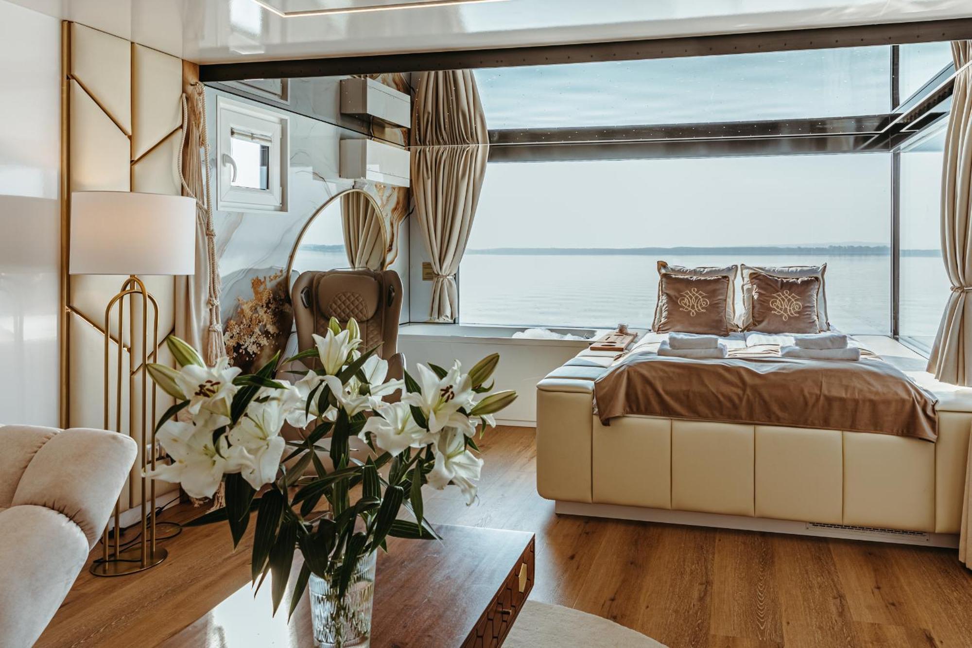 Grand Ht Houseboats - Domki Na Wodzie - Sauna, Jacuzzi, Kominek Mielno  Exterior photo