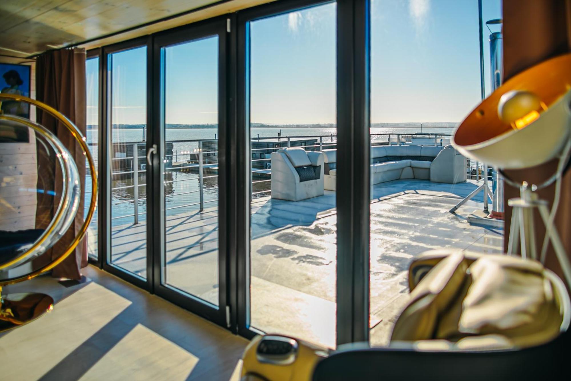 Grand Ht Houseboats - Domki Na Wodzie - Sauna, Jacuzzi, Kominek Mielno  Room photo